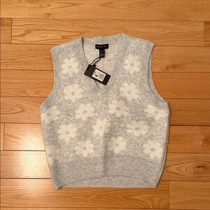 NWT Streetwear Society Light Gray Knit Vest